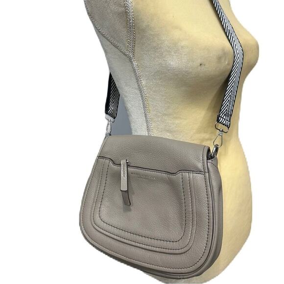 EUC Marc Jacobs Recruit Nomad Saddle Taupe Crossbody Bag - Picture 1 of 11
